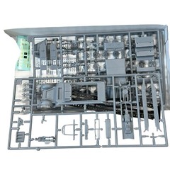 Hasegawa Mini Box 11 8Ton Half Track Model Kit 1/72 Scale German Army