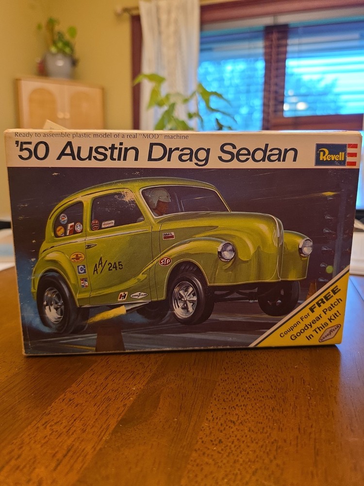 (©1970) REVELL ’50 AUSTIN DRAG SEDAN #H-1208 vintage Open Box AS-IS