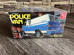 AMT Retro Chevrolet NYPD Police Van Model Kit FACTORY SEALED Paddy Wagon!
