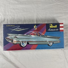 Revell Model Kit Lincoln Futura # 1270 • 1:25 Scale 1995 NEW SEALED NOS