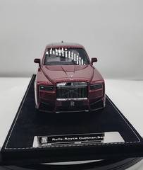 1/18 Rolls Royce Cullinan series 2/ H&H/Dark Red