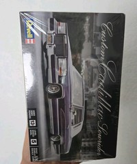 Revell, Custom Cadillac Lowrider, 1/25 scale, #4438 !!Sealed Inside!!