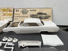 AMT 6524 1964 Buick Wildcat Hardtop Annual Vintage model 1/25 McM