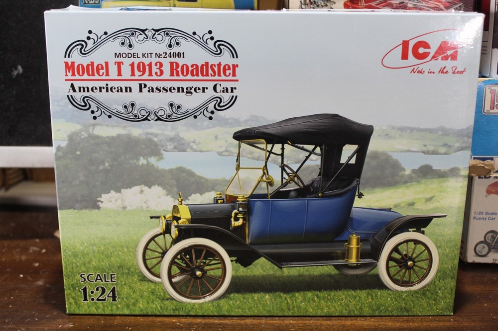 ICM Ford Model T 1913 Roadster Sealed Inside 1/24