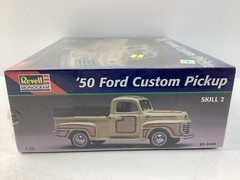 Revell Monogram’50 Ford Custom Pickup 1/25 Model Kit