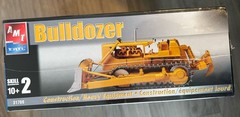 NEW AMT/ERTL #31769 1:25 SCALE BULLDOZER KIT FACTORY SEALED