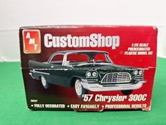 1/25 SCALE 1962 CHRYSLER 300 PRE-PAINTED JADE GREEN CUSTOM SHOP MODEL KIT