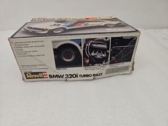 REVELL BMW 320i TURBO RALLY 1/25 Scale MODEL KIT 7213 Box Used