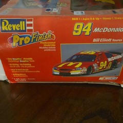 Revell 1:24 Bill Elliott #94 McDonald’s Ford Taurus SnapTite Predecorated