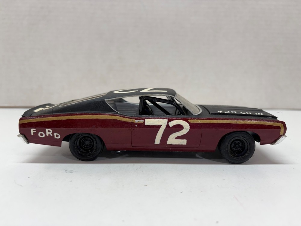 VINTAGE AMT 1/25 SCALE NASCAR 1969 FORD TORINO JUNKYARD BUILT MODEL KIT