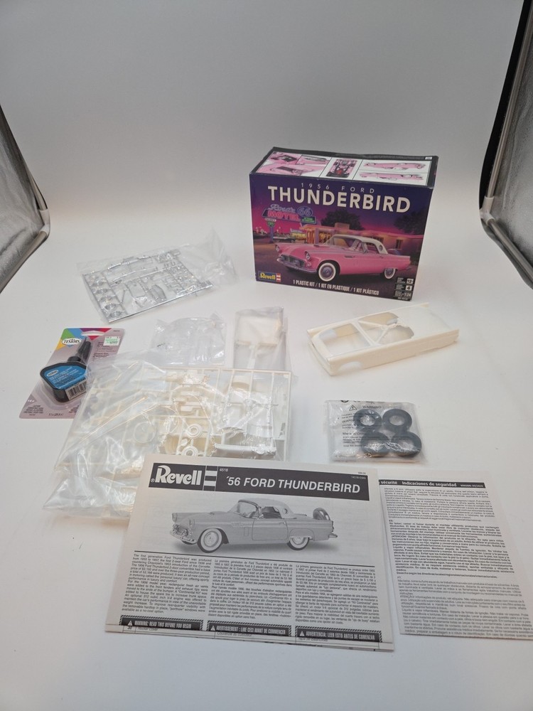 Revell 1956 Ford Thunderbird 1:24 Scale Model Kit 85-4518 – New with Cement