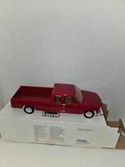 AMT Ertl Promo Chevrolet C-1500 Extended-Cab in Victory Red with box