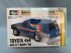 TOYOTA 4X4 PICKUP TRUCK WITH G-T SPOILER CAMPER TOP REVELL 1:25 AKA RUMBLE RIDER