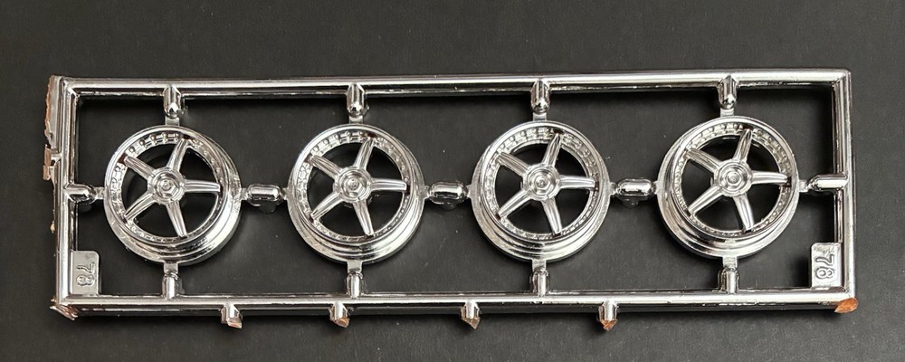 CUSTOM WHEELS 272 1647 Model Car Parts COMBINE PARTS