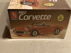 AMT/ERTL 1962 Corvette 3 in 1 Model – 1/25 Scale Kit# 6521 – Sealed!!