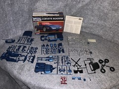 Vintage Monogram Corvette Roadster 1/24 Model Kit #2742
