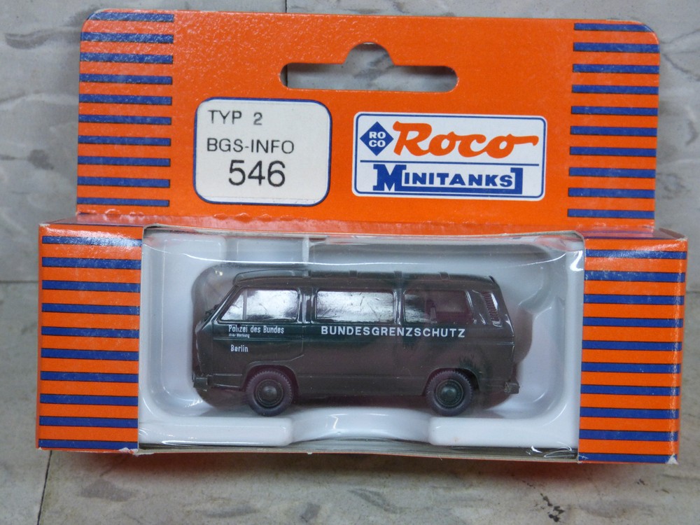Roco Minitanks (New) Modern West German VW Type 2 Police Van Lot 921K