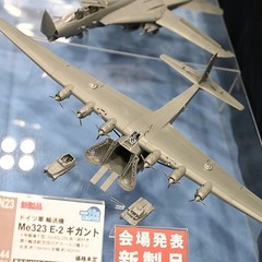 GreatWall L1007 1/144 SCALE ME323 E-2″GIGANT”LUFT WAFFE TRANSPORTER/W SD.KFZ 250