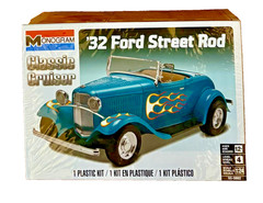 MONOGRAM 1:24 SCALE CLASSIC CRUISER ” 1932 FORD STREET ROD ” #85-0882