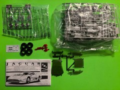 1993 JAGUAR XJ220 COUPE MODEL KIT 1/25 SCALE AMT ERTL NEW IN OPEN BOX COOL LOOK!