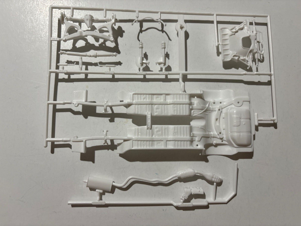 Model Car Parts – MPC Toyota Supra chassis suspension exhaust 1/25 kitbash