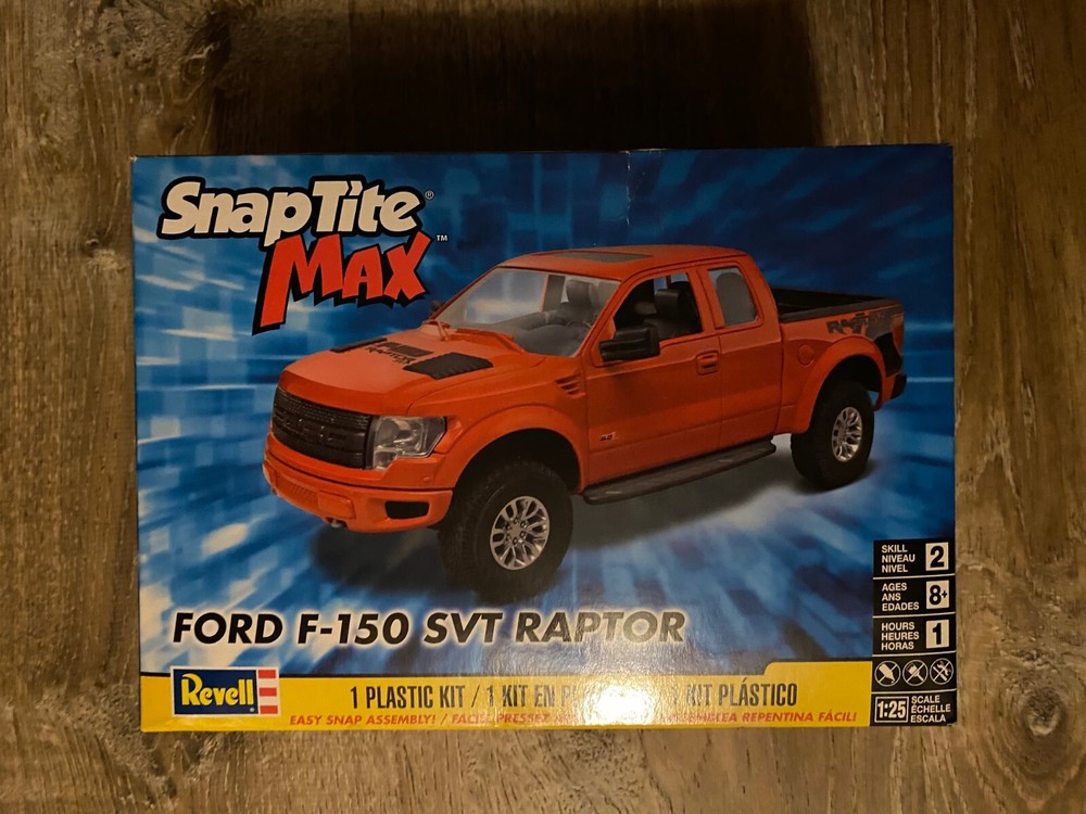 Revell 86-1233 1/25 Scale SnapTite Max Ford F-150 SVT Raptor Plastic Model Kit