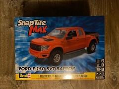 Revell 86-1233 1/25 Scale SnapTite Max Ford F-150 SVT Raptor Plastic Model Kit