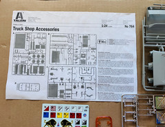 ITALERI Truck Shop Accessories Model Kit No. 764 1:24 Scale Almost Complete
