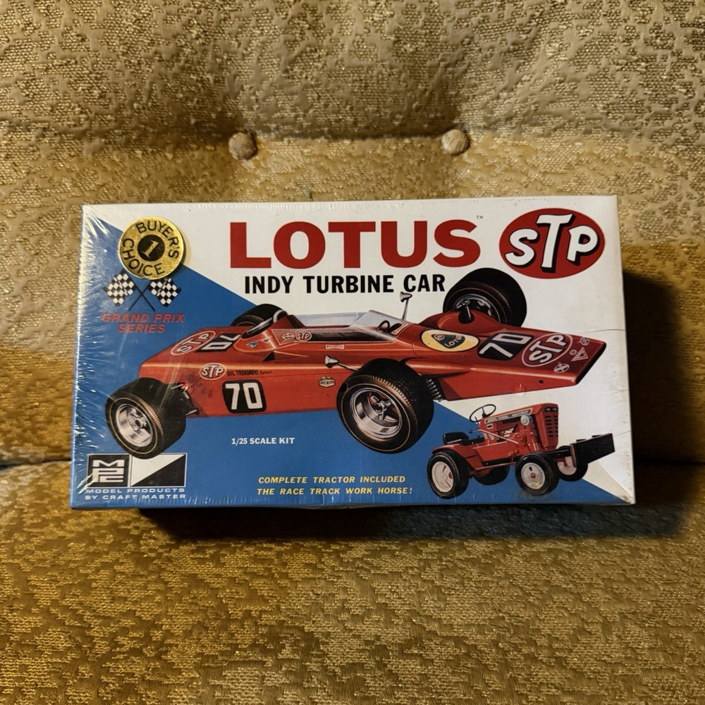 Model Products by Craftmaster Lotus STP Indy Turbine Car 1:25 w/ Tractor