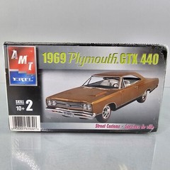 AMT ERTL 1969 Plymouth GTX 440 Street Custom 1:25 Model Kit Muscle 31930 SEALED