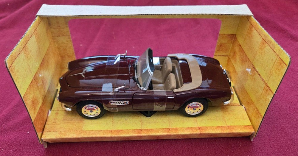 VINTAGE NOS REDBOX 1/24 ’55 BMW 507 DIECAST MODEL