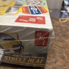 1:25 Snapfast 1998 Chrysler Concorde “Street Heat” Slammers AMT Sealed Box