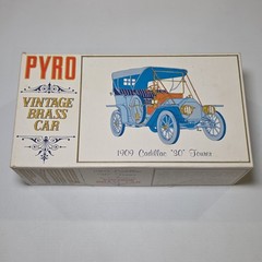 1/32 PYRO VINTAGE BRASS CAR 1909 CADILLAC “30” TOURER UNASSEMBLED MODEL KIT