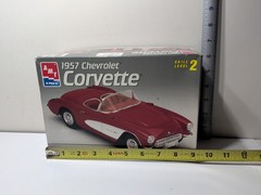 ✨VINTAGE✨ AMT Ertl 1957 Chevrolet Corvette 1/25 Scale Model Kit 8212