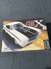 Revell Buick GSX 2`n1 1970 1:24 Scale Car Model Kit – White (85-4522)