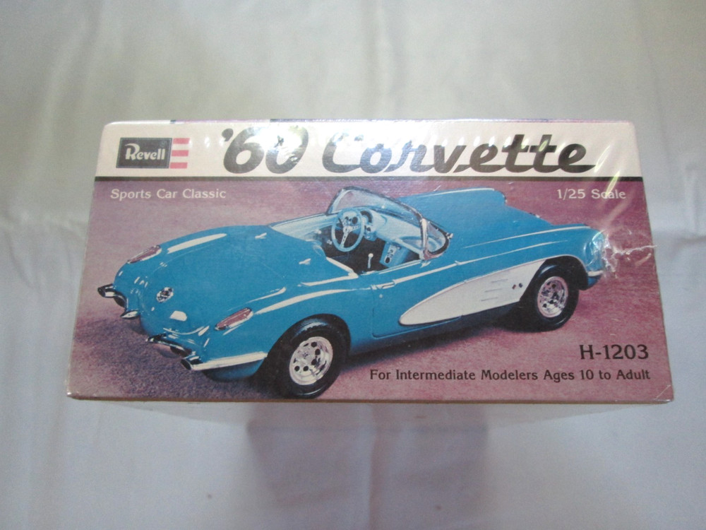 Vintage 1976 Revell 1/25-1960 Corvette Model Kit SEALED-UNOPENED
