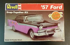 1:32 REVELL 1957 FORD FAIRLANE CALIFORNIA CRUISER SNAP-TOGETHER PLASTIC MODEL
