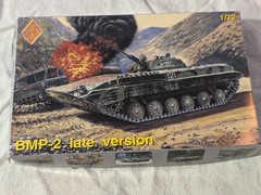 RARE: BMP-2 Modern Tracked APC Ukraine WARSAW PACT plastic model 1:72 NEW