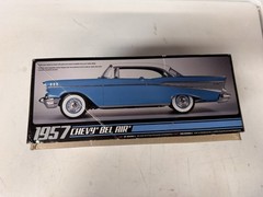 AMT 1957 Chevy Bel Air Model Car Scale 1:25 – No Instructions