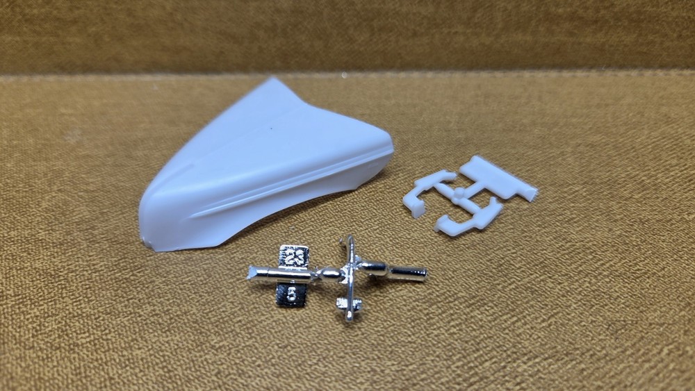 1940 FORD Standard Coupe HOOD, HINGES & TRIM 1/25 Scale Monogram NEW Model PARTS