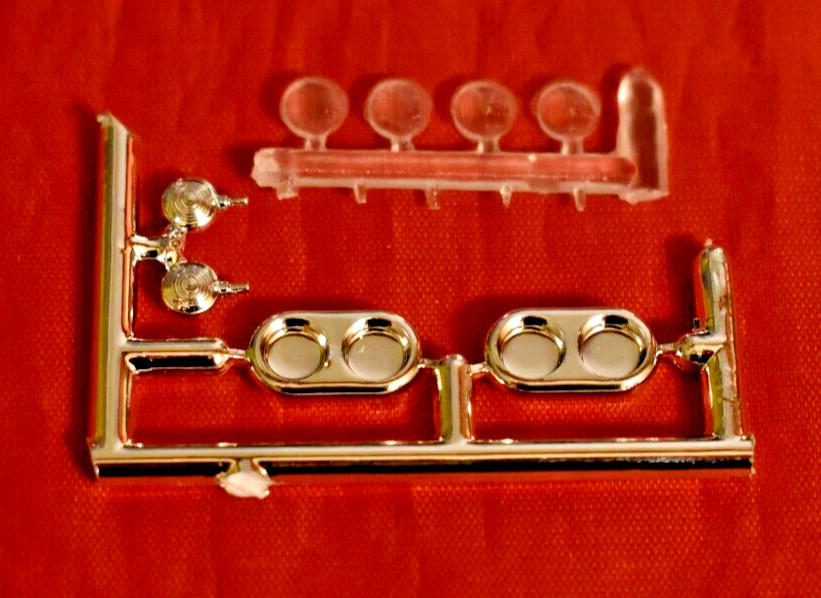 AMT Peterbilt 352 Pacemaker Headlights and Turn Signals 1/25