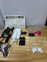 Vtg Revell 1957 Chevy Street Classics 1/25 H-1277 1971 Model Kit Pre- Owned