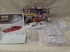 Revell 1971 Ford Mustang Mach 1 – 007 James Bond 1/25 Scale Model Kit 14555 NOB