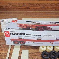 Amt Matchbox Fruehauf Flatbed Trailer 1/25 Scale Model Kit PK-6608 Unbuilt Open