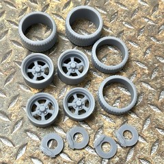 1/24 Scale: 21/20 Inch “Billet Dominator” Wheels With Wide Rear Street Tires