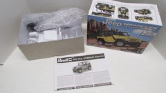 Revell Jeep Wrangler Rubicon 1:25 Scale Model Kit #85-4501 NEW open box