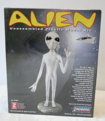 lindberg 91004 ALIEN 7 3/4″ from 1947 UFO Crash Roswell model kit new in the box