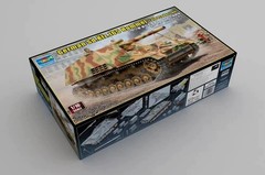Trumpeter 00953 1/16 German Sd.Kfz.165 Hummel Model Kit (Late Production)