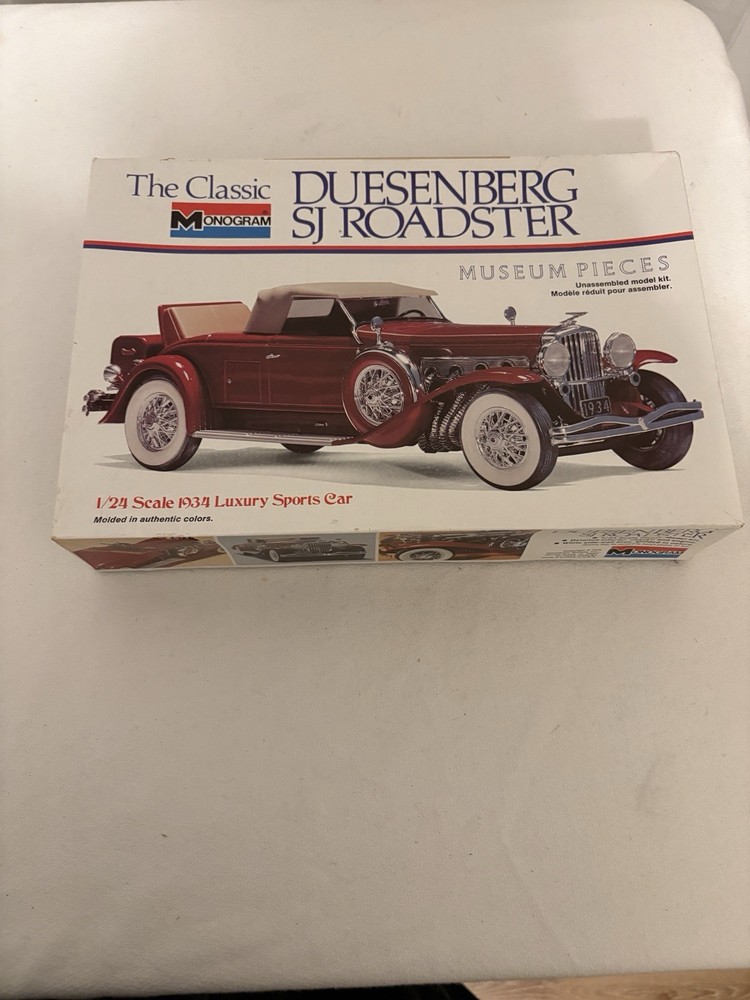 VTG Monogram The Classic 1934 Duesenberg SJ Roadster 1:24 Model Car Kit c1979