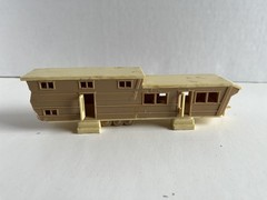 BACHMANN – HO Scale – TRAVEL TRAILER – Camper Caravan- Tan/Yellow – Vintage!